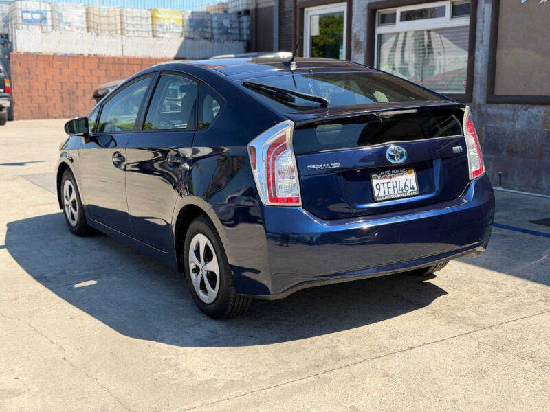2013 Toyota Prius One - Photo 8