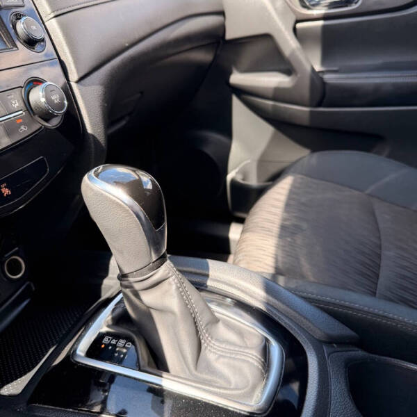 2019 Nissan Rogue S