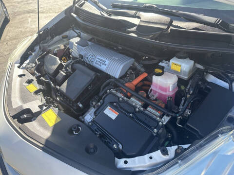 2013 Toyota Prius v Five