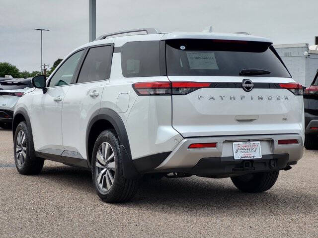2025 Nissan Pathfinder SL
