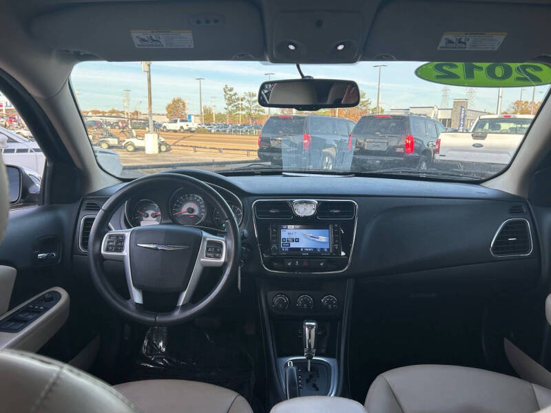 2012 Chrysler 200 Limited