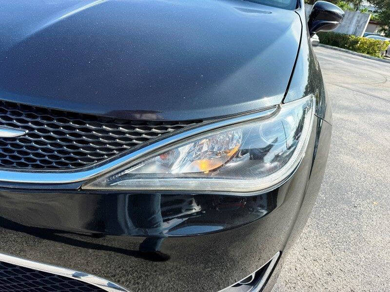 2017 Chrysler Pacifica Touring-L