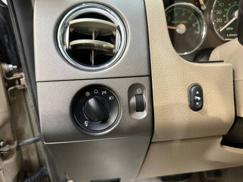 2008 Lincoln Mark LT