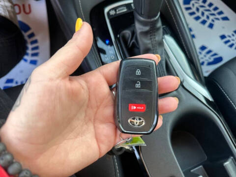 2025 Toyota Corolla Hatchback SE