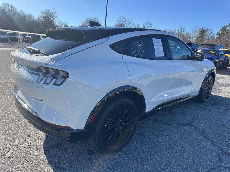 2025 Ford Mustang Mach-E Premium