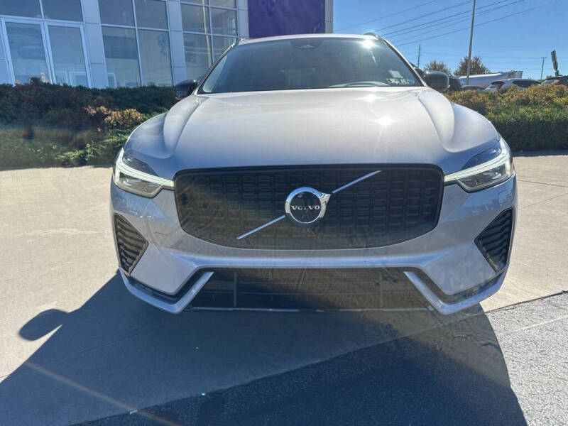 2023 Volvo XC60 B5 Plus Dark Theme