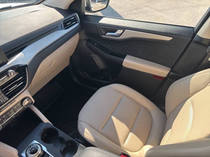 2020 Ford Escape SEL