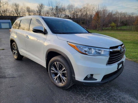 2016 Toyota Highlander for sale at Sinclair Auto Inc. in Pendleton IN