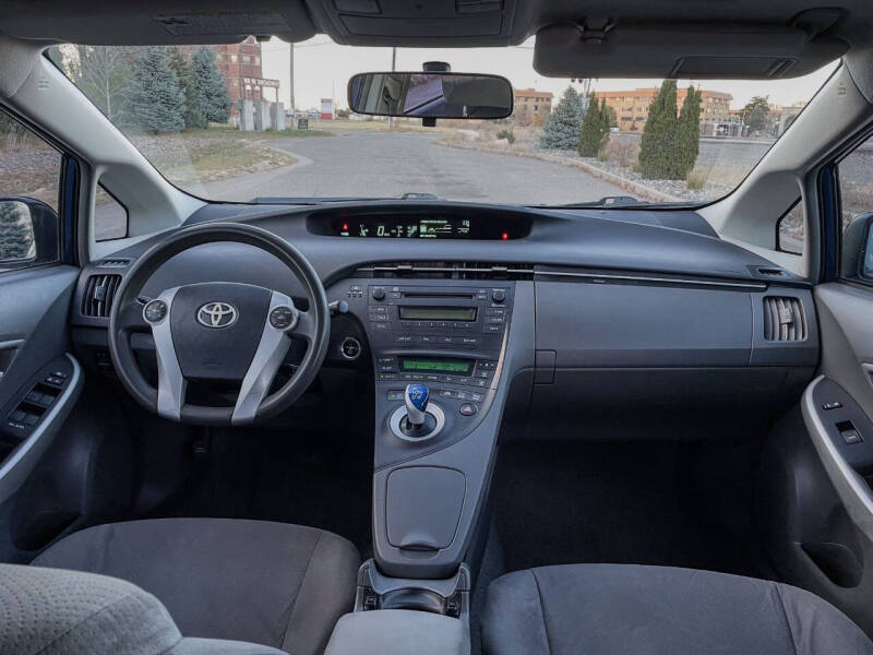 2010 Toyota Prius III