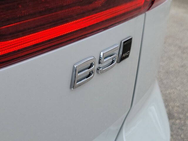 2026 Volvo XC60 B5 Core