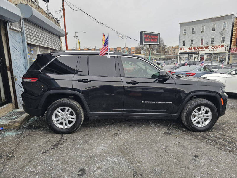 2022 Jeep Grand Cherokee Laredo