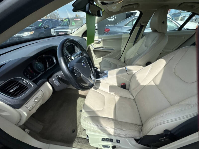 2014 Volvo S60 T5 Platinum