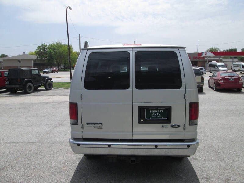 2010 Ford E-Series E-350 SD XLT