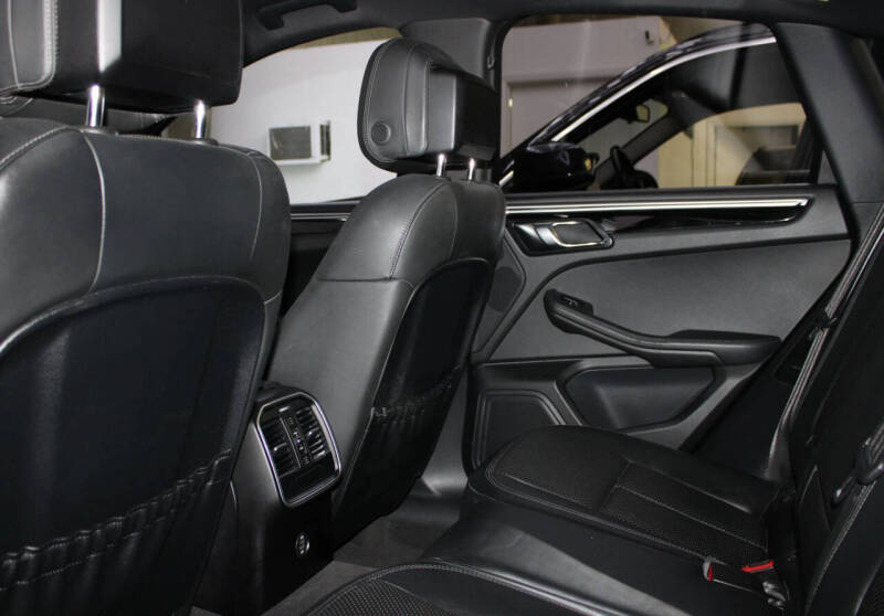 2017 Porsche Macan