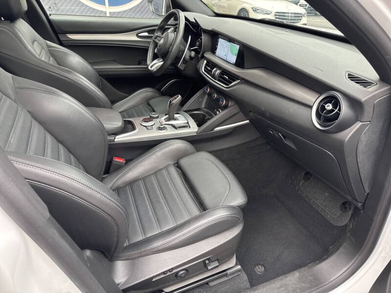 2022 Alfa Romeo Stelvio Veloce