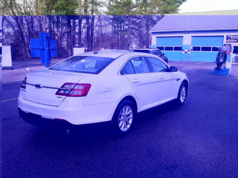 2013 Ford Taurus SE