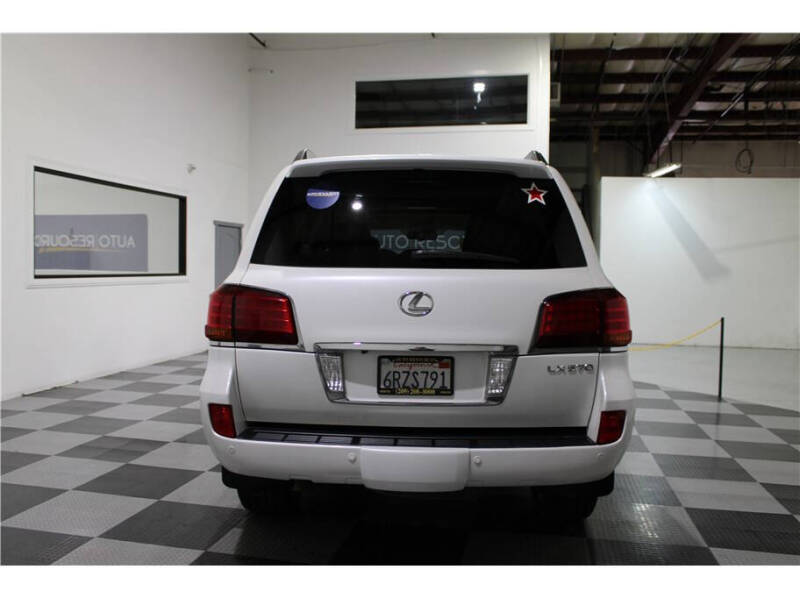 2011 Lexus LX 570