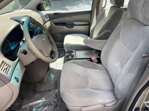 2005 Toyota Sienna