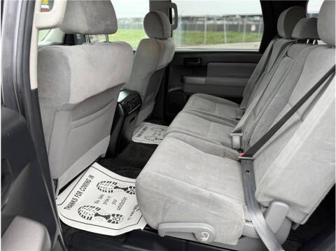 2014 Toyota Sequoia SR5