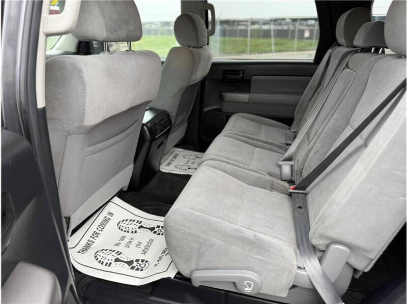 2014 Toyota Sequoia SR5