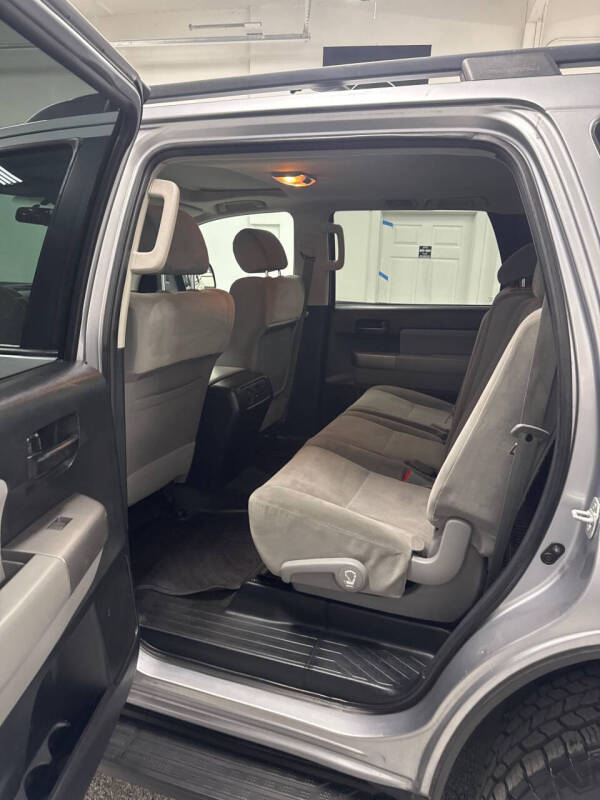 2013 Toyota Sequoia SR5