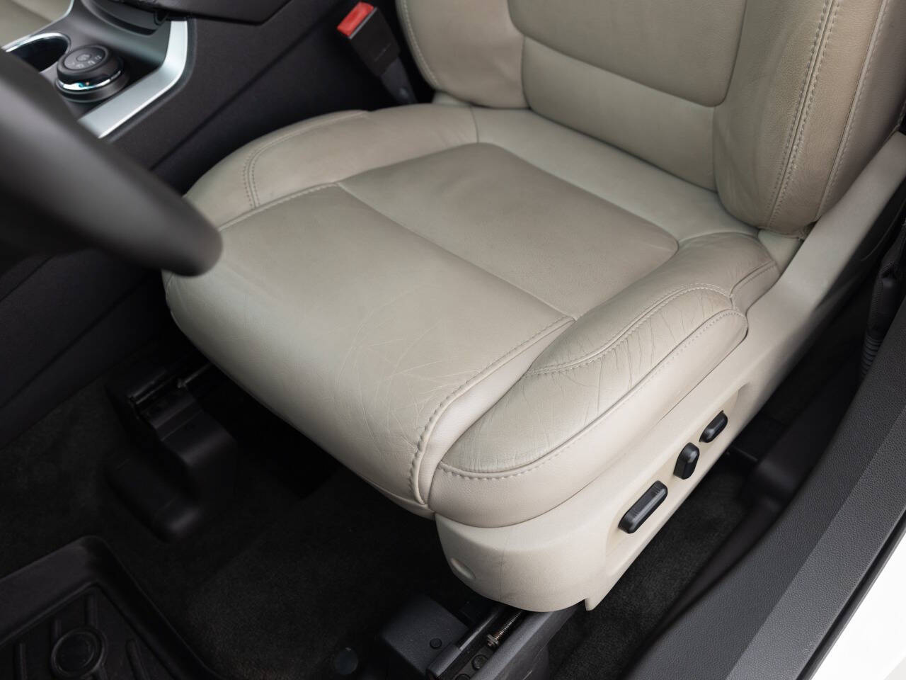 Used Car 2015 Ford Explorer  Xlt Awd 4dr Suv For Sale Under $10,000 In Coal City, Illinois