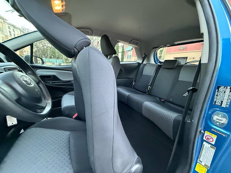 2016 Toyota Yaris 3-Door LE