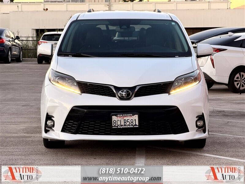 2018 Toyota Sienna SE 8-Passenger