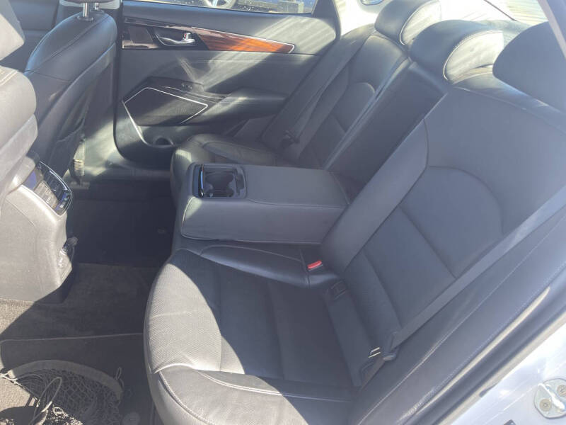 2017 Kia Cadenza Premium