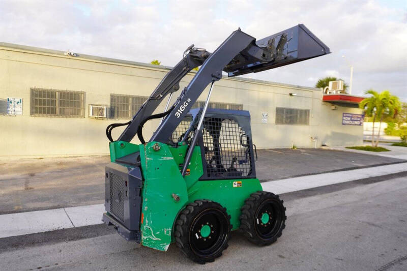 2018 John Deere 316gr