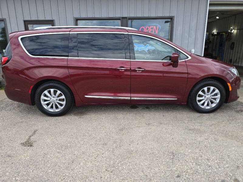 Used 2018 Chrysler Pacifica Touring L Plus with VIN 2C4RC1EG8JR172567 for sale in La Crescent, Minnesota