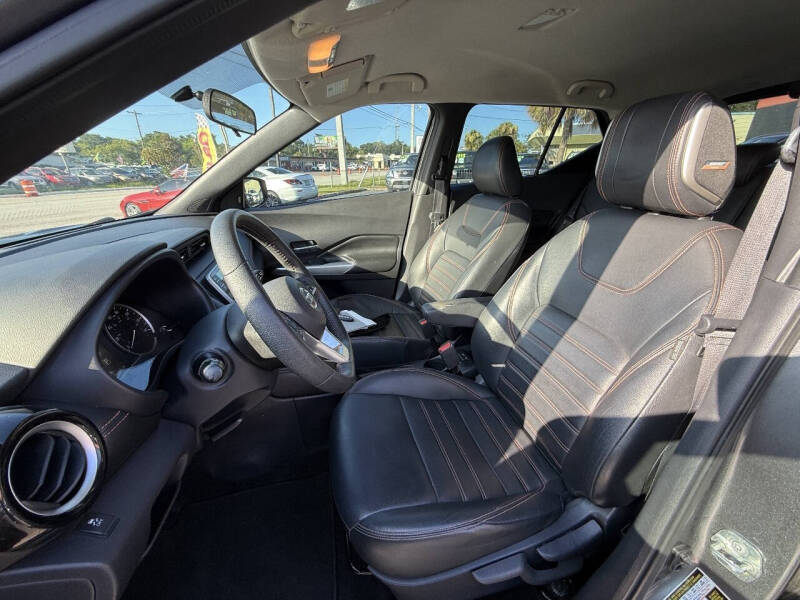 2019 Nissan Kicks SR