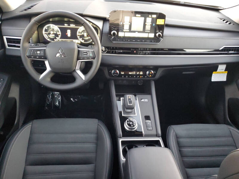 2025 Mitsubishi Outlander PHEV SE