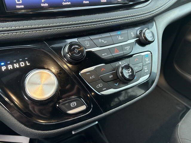 2024 Chrysler Pacifica Touring