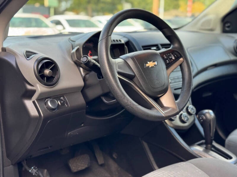 2013 Chevrolet Sonic LS Auto