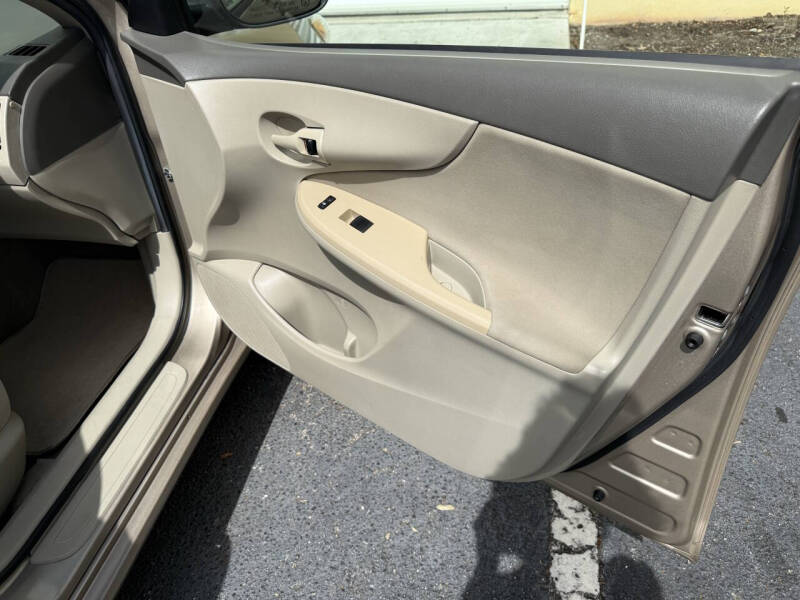2009 Toyota Corolla LE