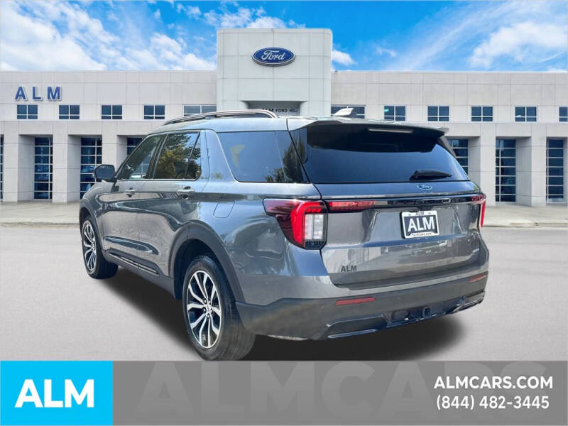 2025 Ford Explorer ST-Line