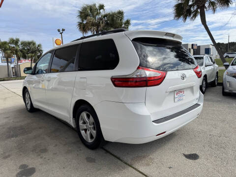 2015 Toyota Sienna LE Mobility 7-Passenger