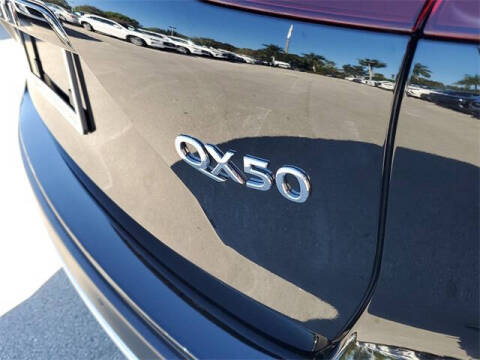 2025 Infiniti QX50 Luxe