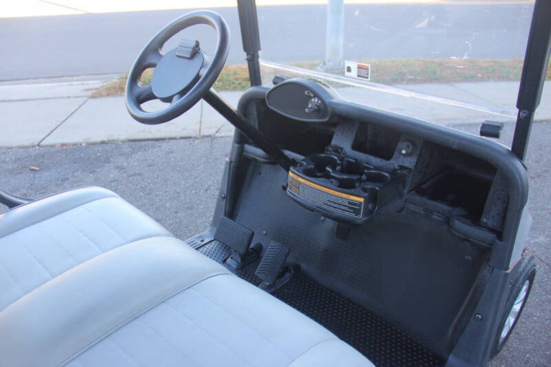 2020 E-Z-GO RXV ELiTE