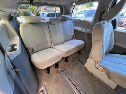 2012 Toyota Sienna
