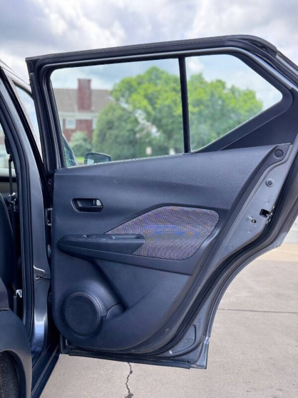 2019 Nissan Kicks S