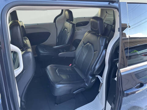 2020 Chrysler Pacifica Touring L