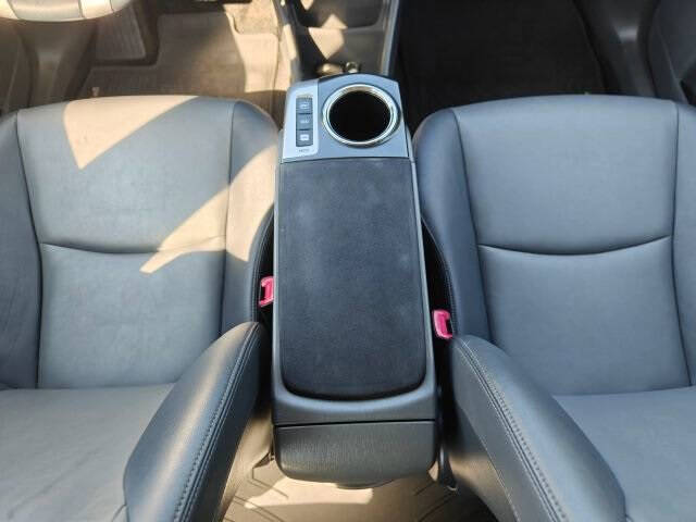 2013 Toyota Prius v Five