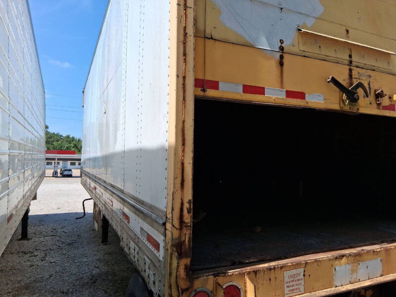 2004 STRICK DRY VAN