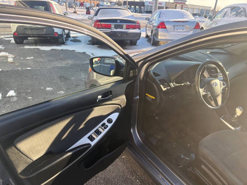 2014 Hyundai Accent SE