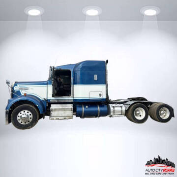 2005 Kenworth W900
