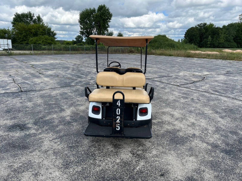 2015 Cushman Shuttle 6