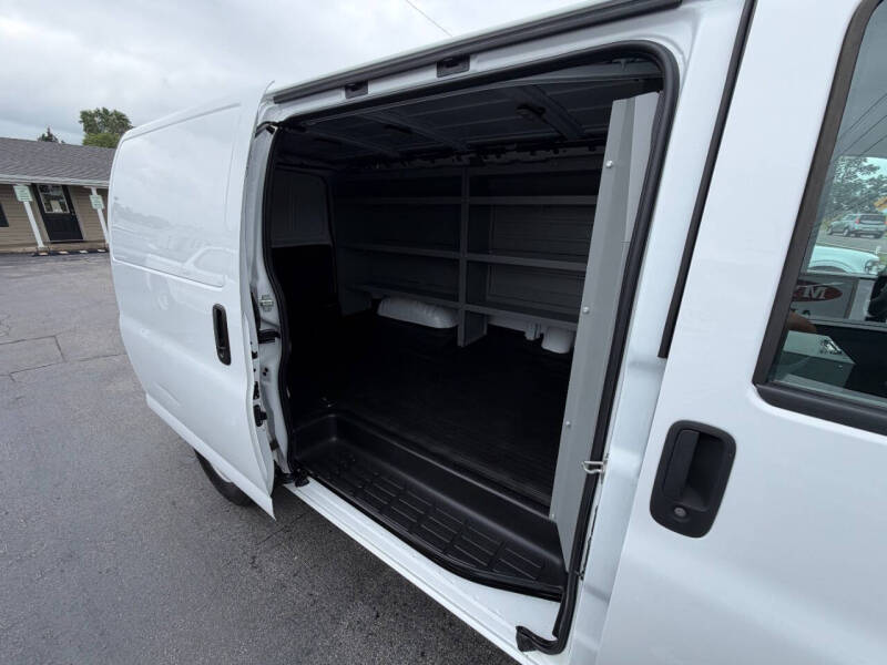 2022 Chevrolet Express 2500