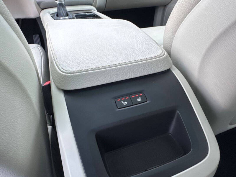 2016 Volvo XC90 T5 Momentum